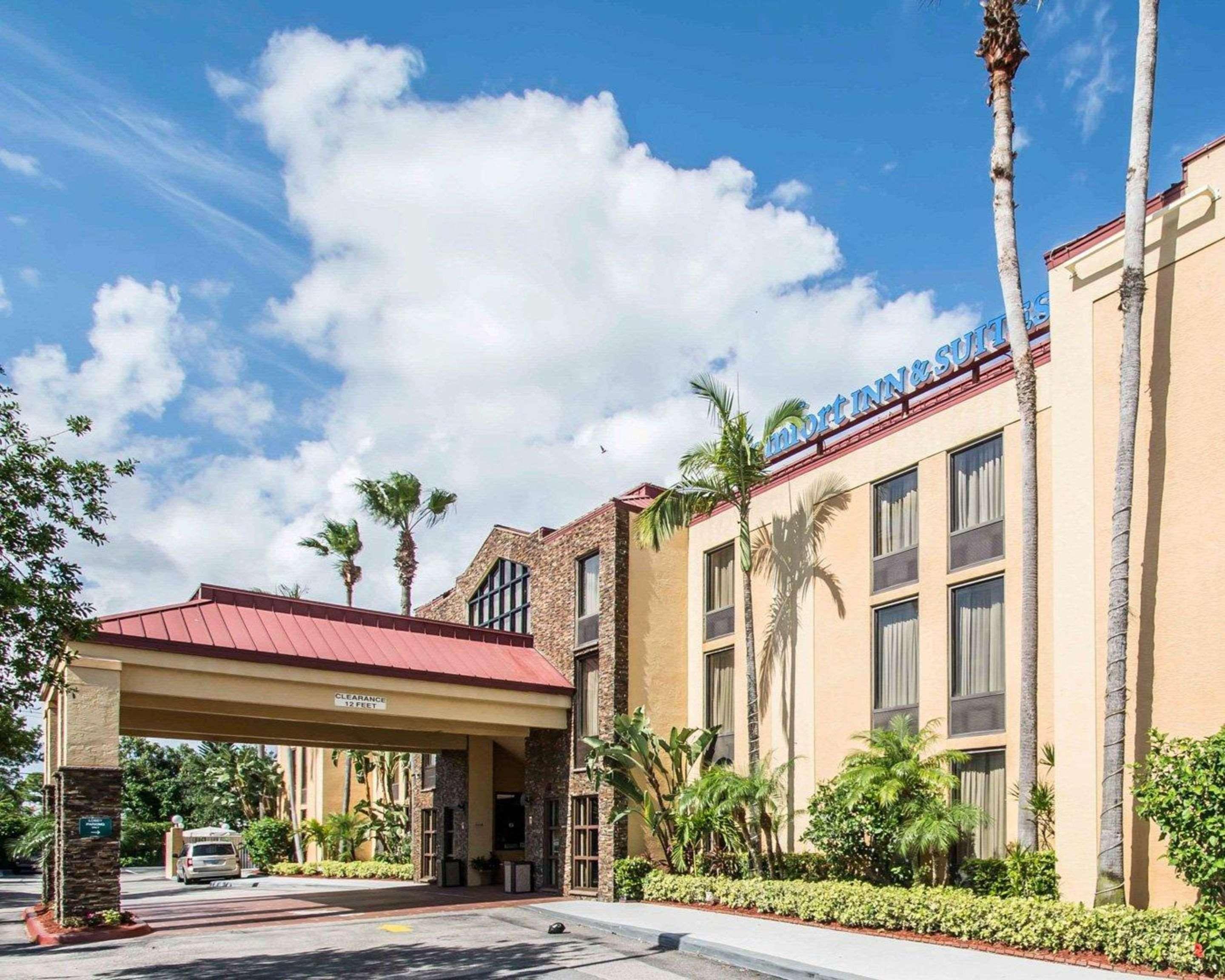 Comfort Inn & Suites Lantana - West Palm Beach South Exterior photo