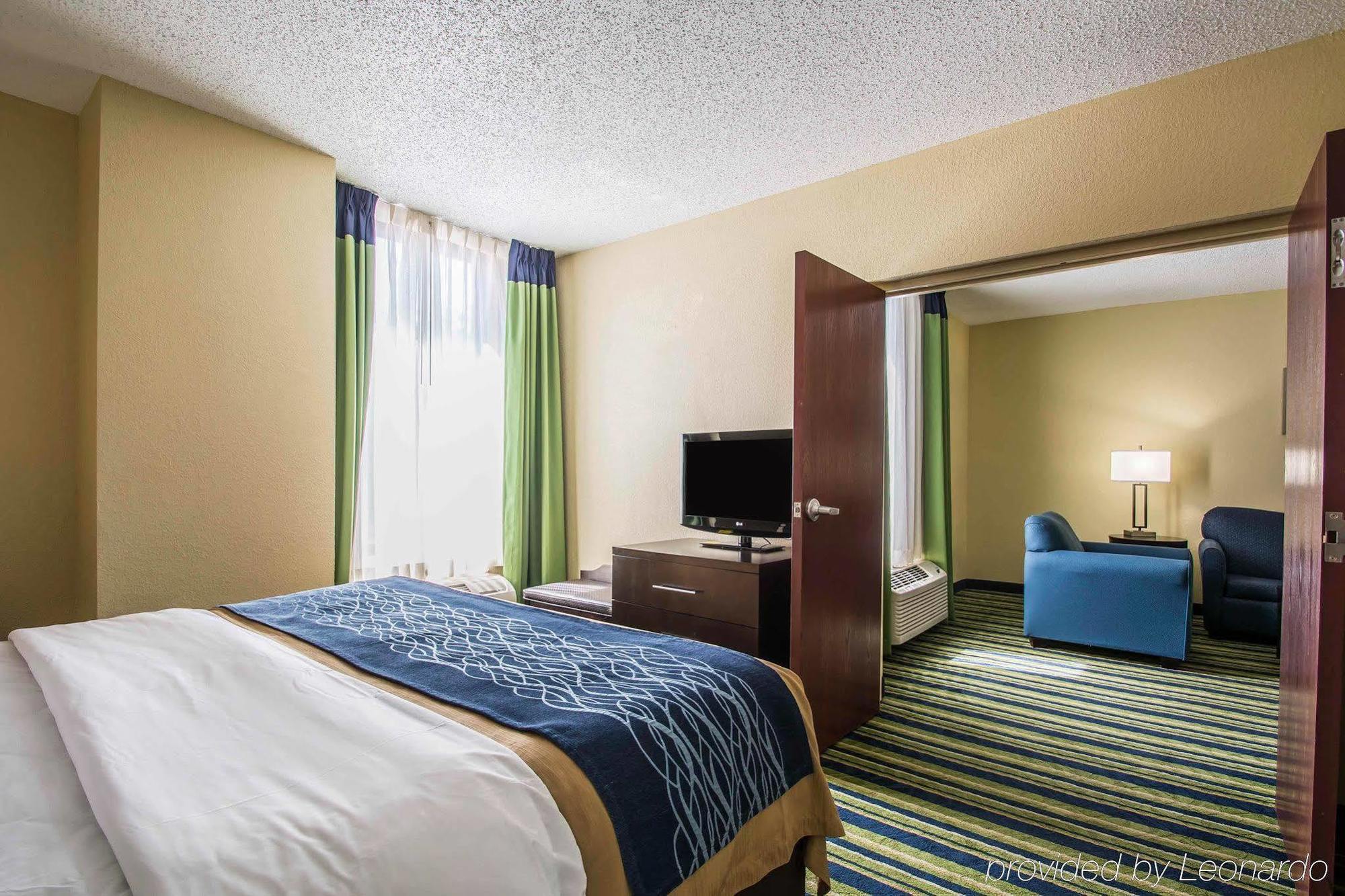 Comfort Inn & Suites Lantana - West Palm Beach South Exterior photo